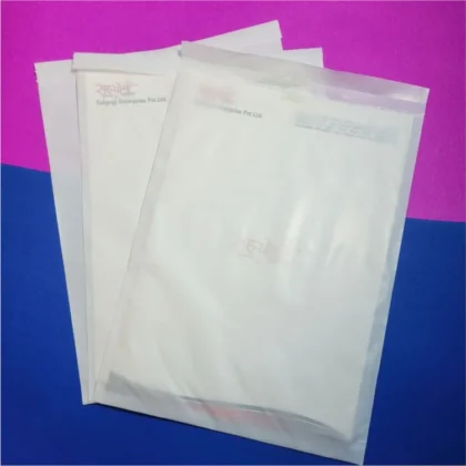 banking-velcro-poly-bag-milky-size-9x12